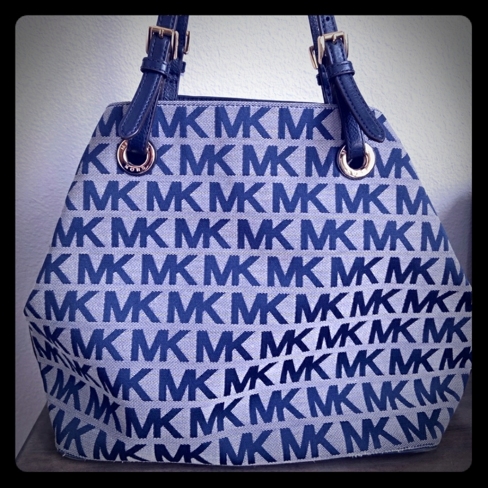 Navy and Gray Shoulder bag.